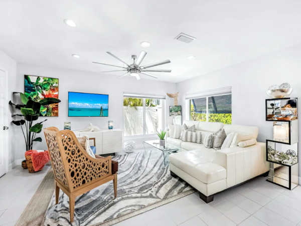 Lovely Naples Pool Home Walk Vanderbilt Beach